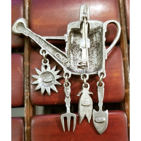 JJ Jonette Pewter Watering Can Sunflower Peas Gardening Tool Charms Brooch 2.5" - Picture 2 of 2